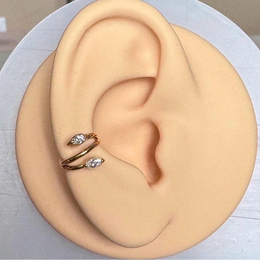 Elegant Gold Vine Earring